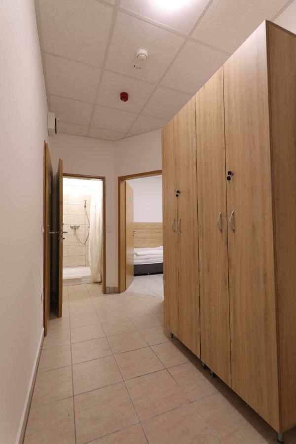 Smart Rooms Szekesfehervar Bagian luar foto